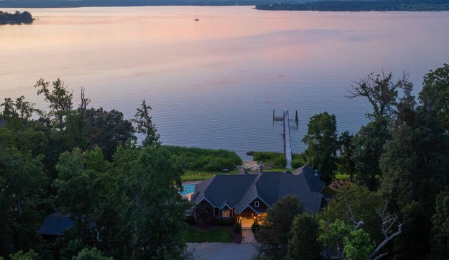 Waterfront Lodge packed with Amenities