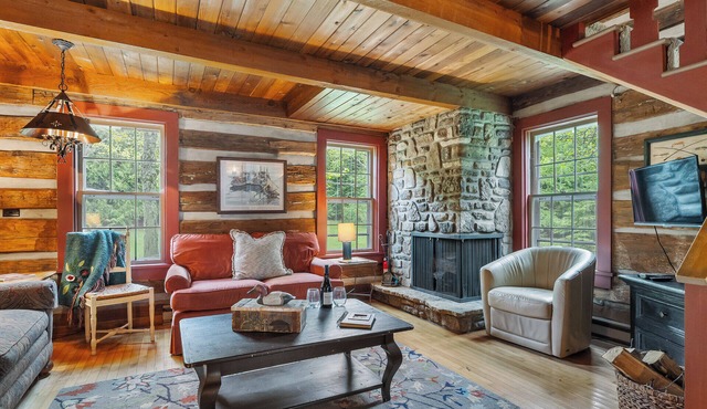 Waterfront Log Cabin on Kangaroo Lake, Dog Friendly