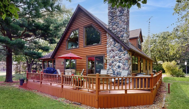 Waterfront Log Cabin Retreat with Private Boat Dock, Gas Grill, Fire pit & WIFI