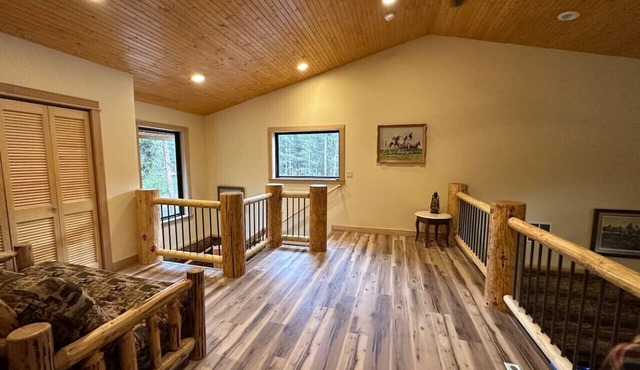 Waterfront Log Cabin - Sunriver