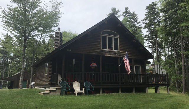 Waterfront Log Cabin With Private Dock And Game Room