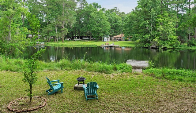 Waterfront Log home near Savannah Downtown