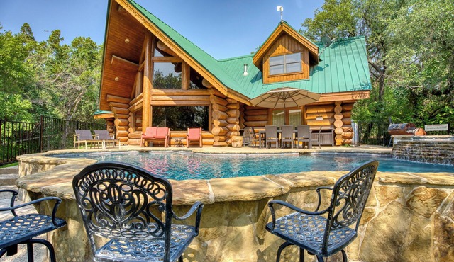 Waterfront Log Lodge w/Pool, Hot Tub & Sleeps 15