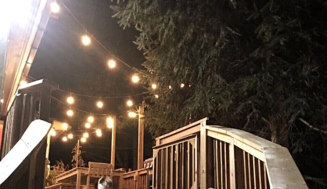 Waterfront Luxe 4 Bedroom home with its own hottub nn