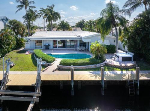 Waterfront Luxe 3BR, Pool, Hot Tub & Dock