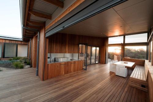 Waterfront Luxury Villa- Private, Nature, Island