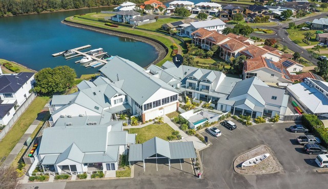 Waterfront Luxury Escape in Harrington Waters