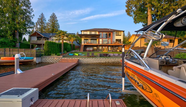 Waterfront Luxury: Private Deck Lake Tapps