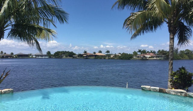 Waterfront Luxury, Panoramic Views, Privacy & Direct Gulf Access