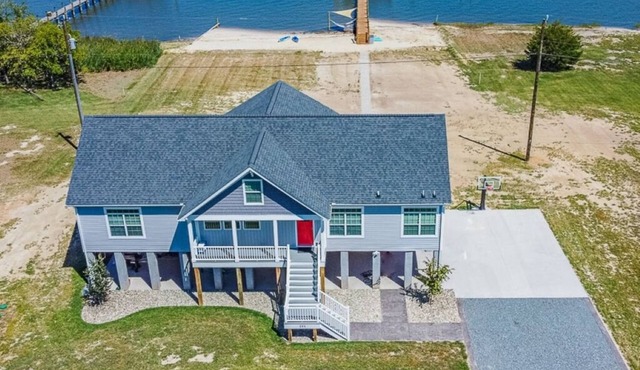 Waterfront Luxury River House with Beach - New Construction