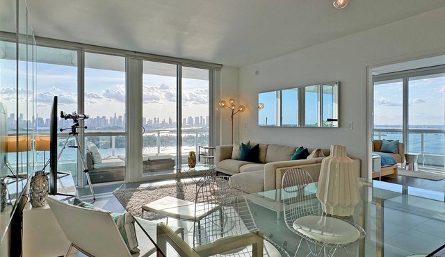 Waterfront Luxury: South Beach 2Bed/2Bath Boutique Condo, Panoramic Views
