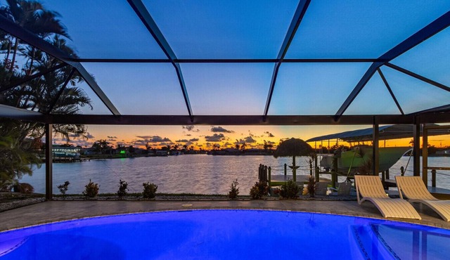 Waterfront Luxury with Private Pool & Billiards! 🏝️ Spacious Chef`s Kitchen – Perfect for Families!