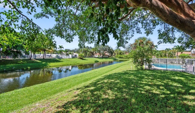 Waterfront Magnolia: Heated Pool, Tiki, Gameroom