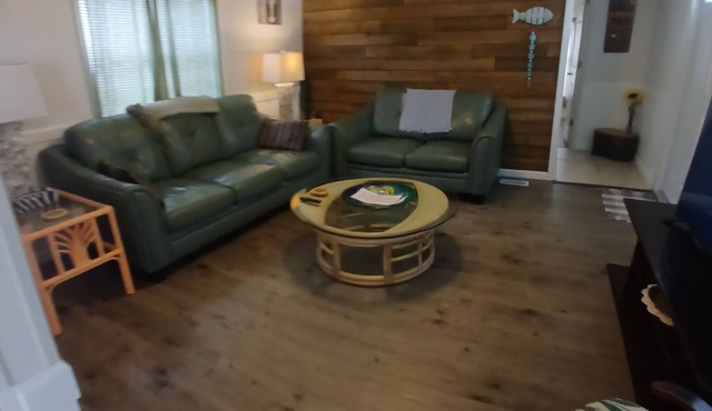 WATERFRONT! MAY Special,New Remodel 2/2 Kayak the Gulf, see dolphins, manatees.