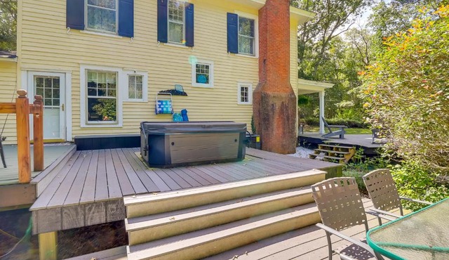 Waterfront Millington Vacation Rental with Hot Tub!