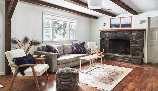 Waterfront Modern Cabin - BLAK House