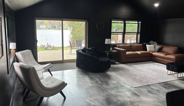 Waterfront- Modern Luxurious Cabin on Clam Lake – Torch Lake Boating