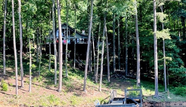 Waterfront Mountain Cabin on Lake HiwasseenPrivate Dock, Kayaks, Great Views