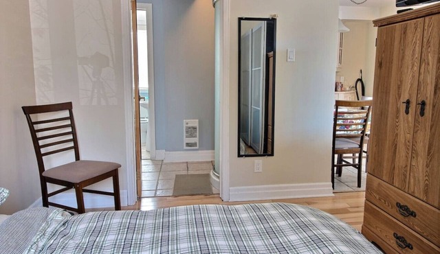 Waterfront MTL Loft :Free Parking & Metro Access