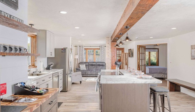 Waterfront Multi-Family Retreat w/Pontoon & Firepit