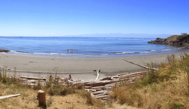 Waterfront! Near Beach! Hot Tub! (orca)