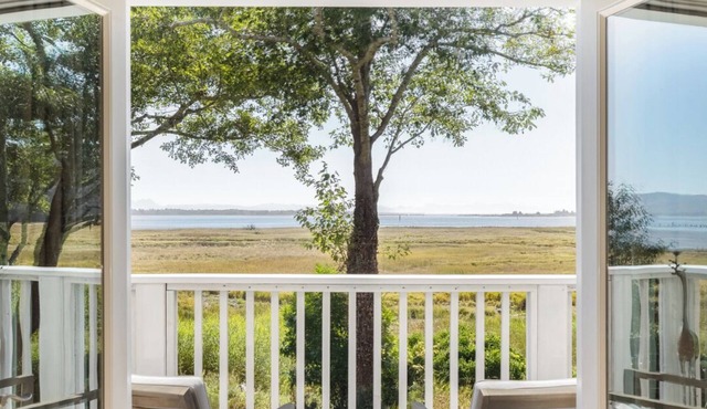 Waterfront Nest at Baker Bay Retreat with Outdoor Soaking Tub and Pier