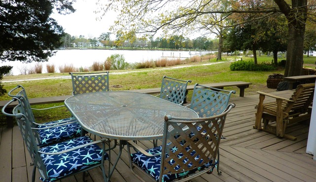 Waterfront! New listing! Idyllic chalet in amenity rich community.