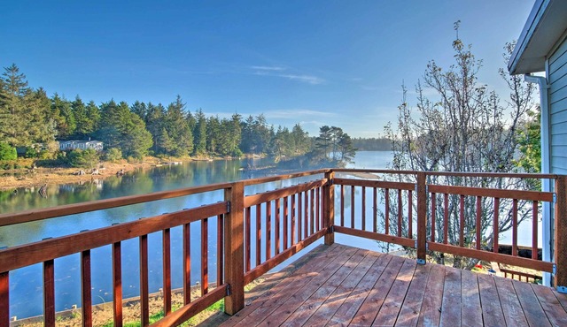 Waterfront North Bend Home: 9 Miles into Town