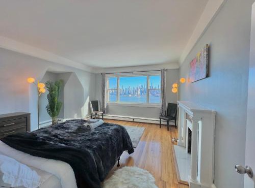 Waterfront NYC skyline views