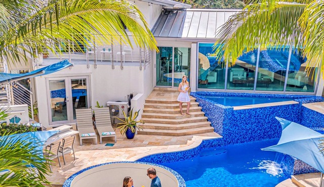 Waterfront Oasis/Cascading Pool & Views/Centrally located/Heated Pool/Cascade Key/Residences