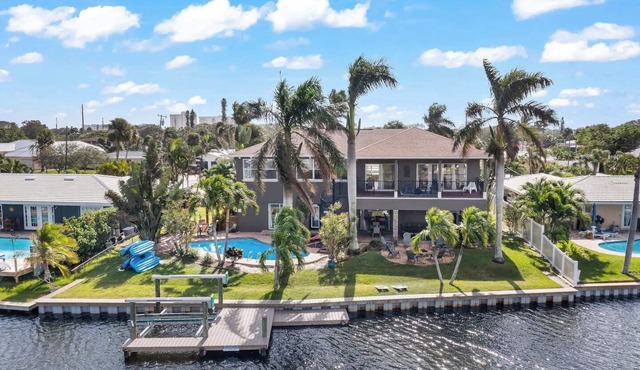 Waterfront Oasis:-1 blk to beach-Kayaks-Game room, Waterfront Oasis: 1 blk to beach-kayaks-game room