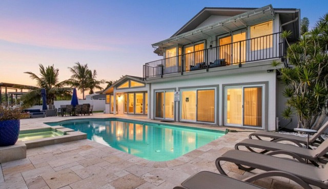 Waterfront Oasis – 6BR Home w/Pool, Spa & kayaks