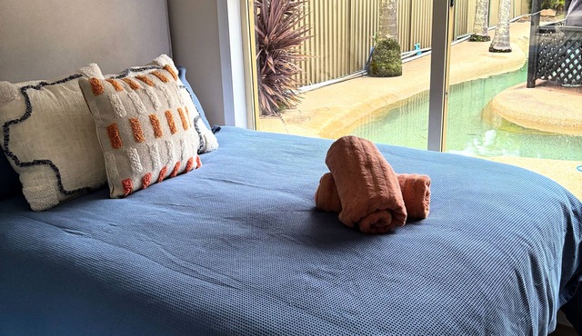 Waterfront Oasis Lakefront Villa