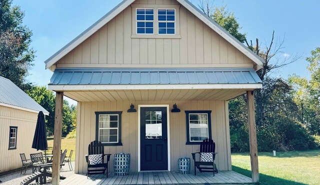 Waterfront Oasis Deep in Nature