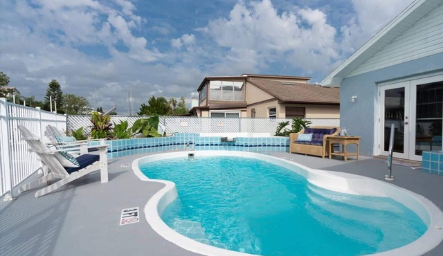 Waterfront Oasis! Private Pool, Dock, Kayaks, Paddle Board, Fishing & More – Relax & Enjoy the Gulf!
