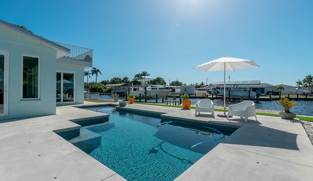 Waterfront oasis, sunsets, heated pool, hot tub, boat dock, near boat ramp