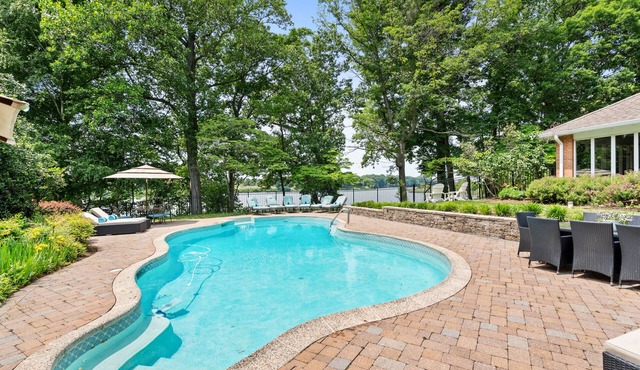 Waterfront oasis, tranquil masterpiece for relaxing and recreating beautifully