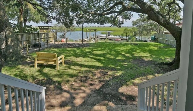 Waterfront + on Marshwalk w/Dock, Yard & Grill