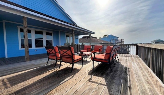 Waterfront, Outdoor Bar, Great Fishing, Boating!