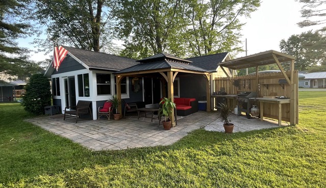 Waterfront!Outdoor living! Canoe kayaks paddleboard 60 ft dock Newly Renovated