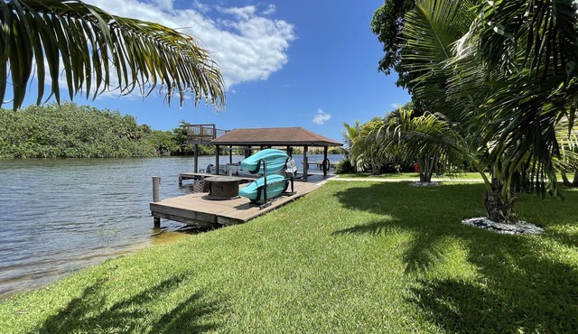 WATERFRONT PALM BEACH 5BR/4BA HOME - PRIVATE BOAT DOCK/POOL/HOT TUB