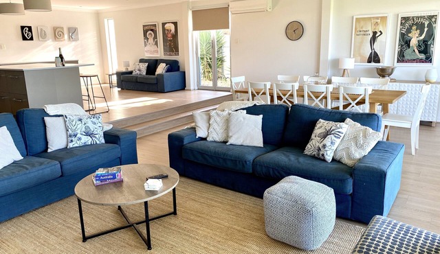 Waterfront Paradise - 6 Bedrooms, Perfect for Large Family Groups