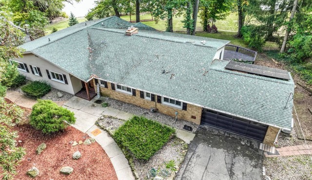 Waterfront Paradise - 2 Lake Views in Prime Location