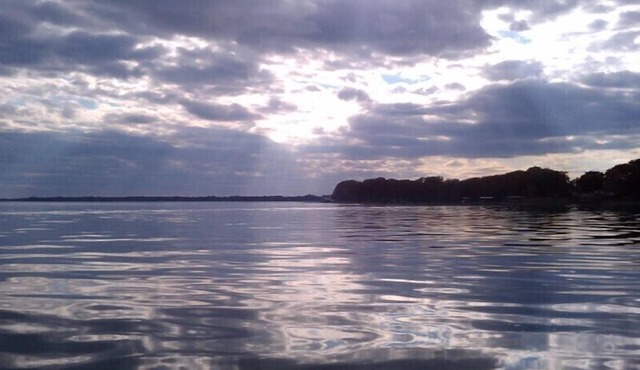 Waterfront Paradise,Center of the chain of Lakes 8 miles from Leesburg