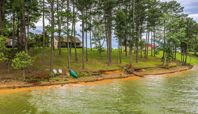 Waterfront Paradise! Cherokee Lake Vacation Home! NEW! Hot Tub! Gameroom!