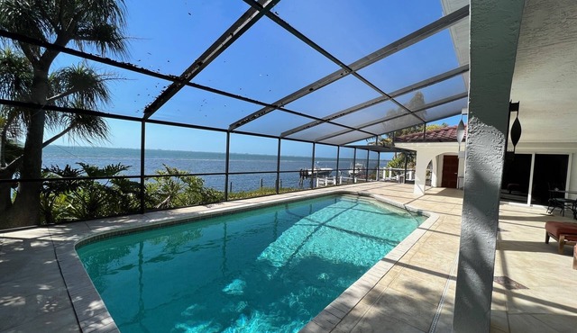Waterfront Paradise- Heated pool, AMAZING Sunsets!