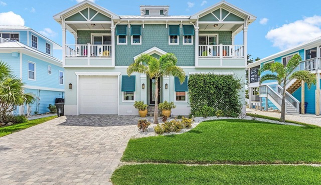 Waterfront Paradise in Matlacha – 2BR/2.5BA | Adults Only