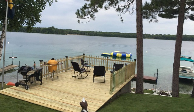 WATERFRONT PARADISE ON AMAZING CLEAR LAKE (NORTHERN MICHIGAN)