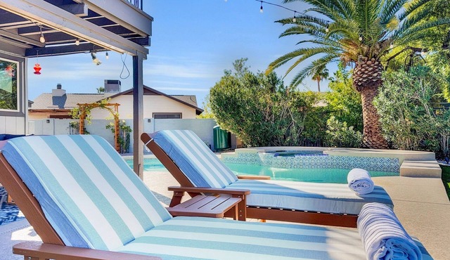 Waterfront Paradise! Pool, Spa, Paddle, Pet Friendly!