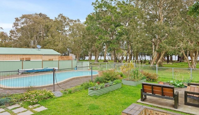 Waterfront Pet Friendly Abode Toukley NSW